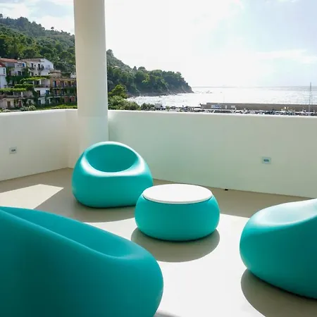 Il Gabbiano Bed & Breakfast *